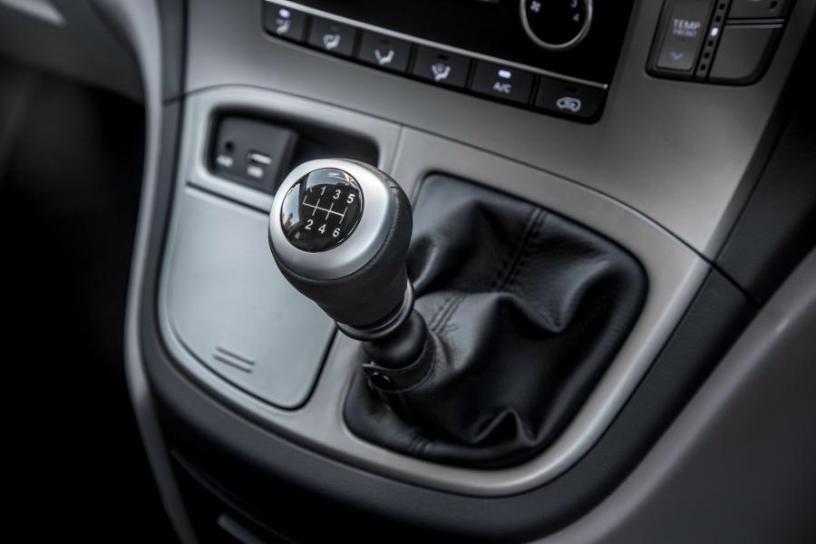 Детали интерьера Hyundai i800 2018 года  (фото 11 из 19)